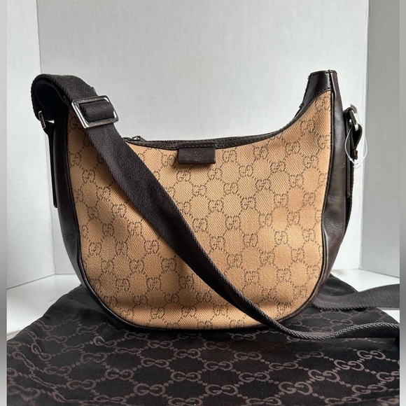 Authentic vintage Gucci Web Half Moon Messenger COA included - Picture 3 of 16